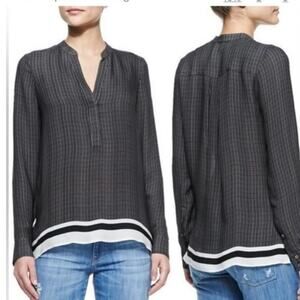 Vince 100% Silk button front Long sleeve Blouse Navy Ble Size Medium